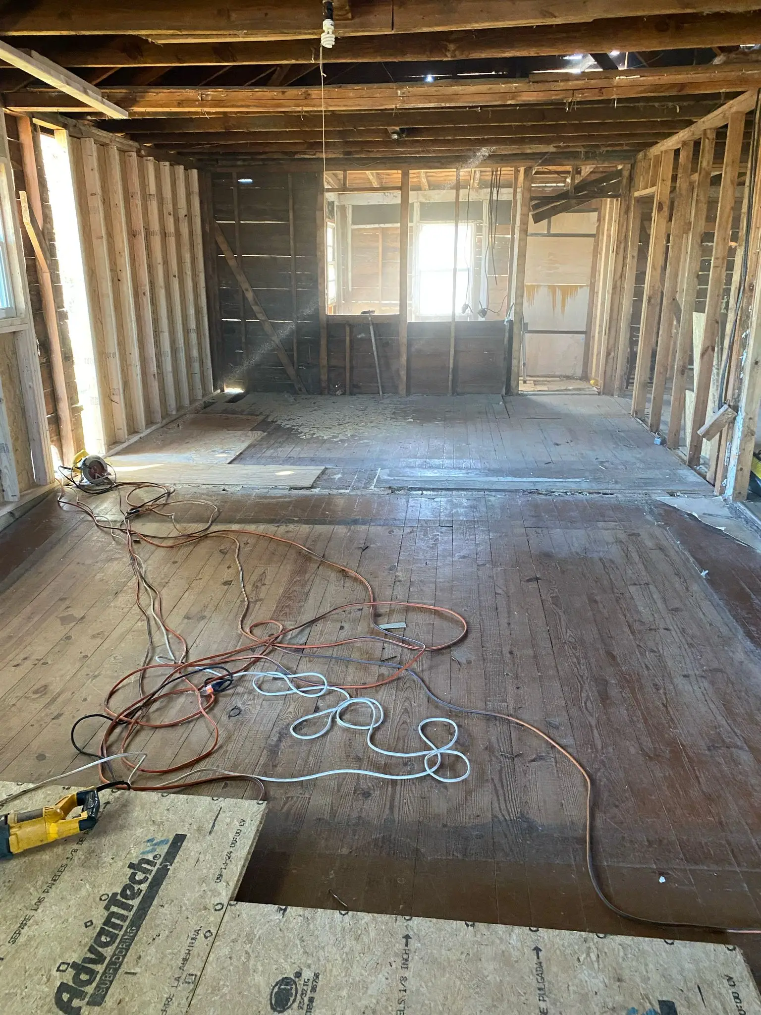 Full Home Renovation & Foundation Repair - Image 15